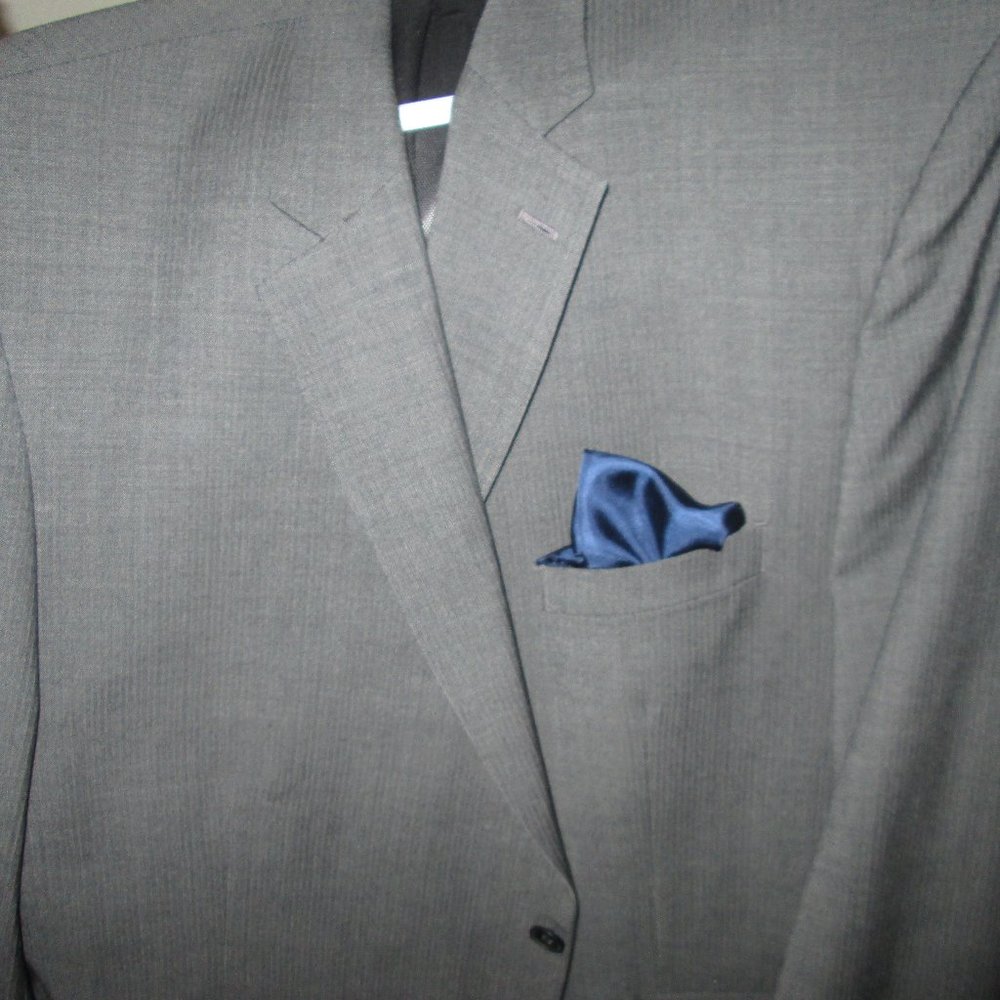 Suit, Jacket 52 R, Pants 40 R, Pronto Uomo Shirt and Pocket Square